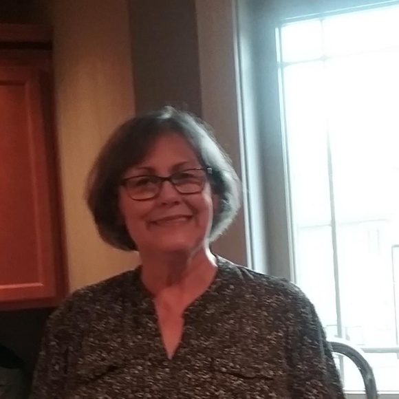 Meet your Posher, Delcia - Picture 1 of 1